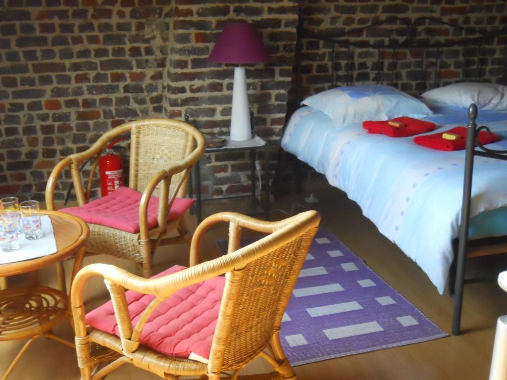 Huis De Wilde Wingerd Hotel Ypres Habitación foto